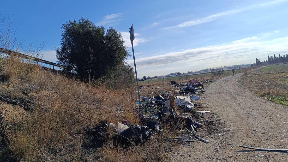 Els abocaments són un problema greu al municipi de Llers.