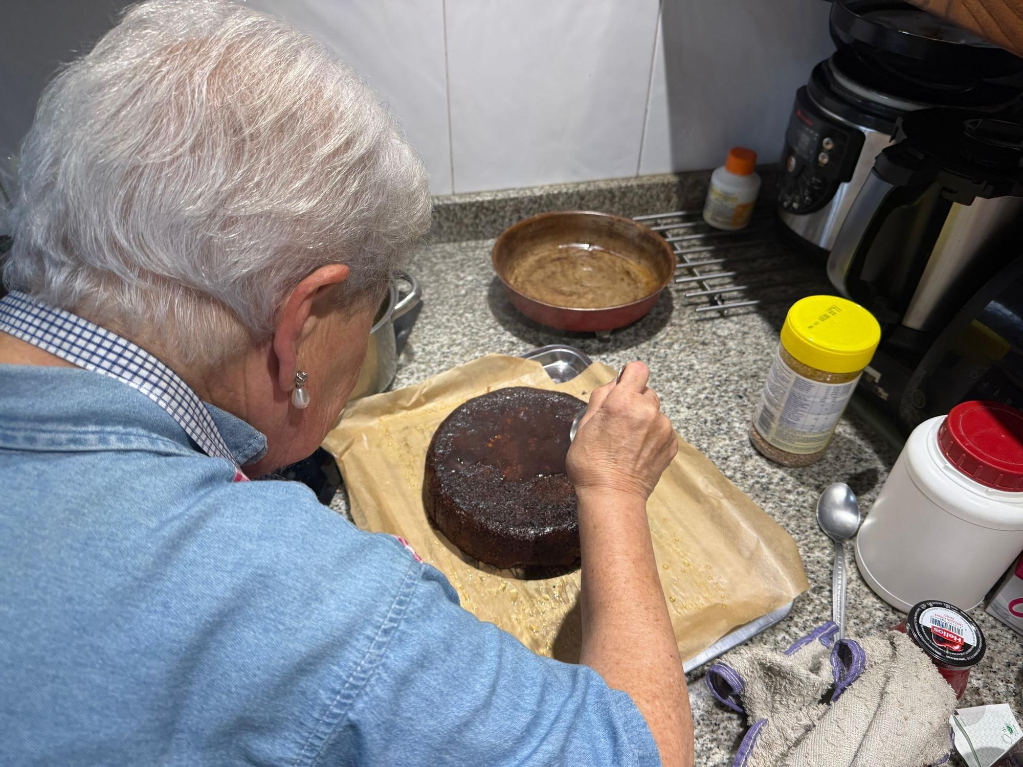 En imágenes: Así hace Alicia Castiello su tarta arriera para la fiesta de Camoca