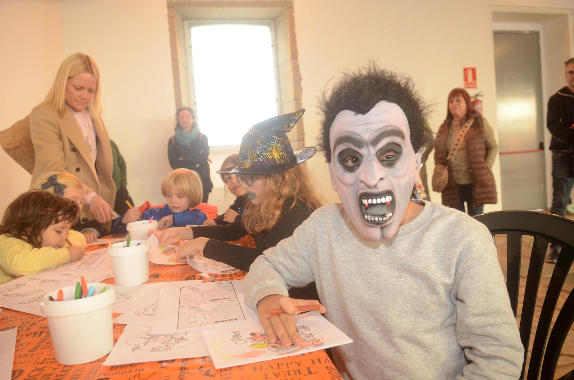 Halloween en Galicia: Los niños de Vilagarcía celebran el Samaín más musical