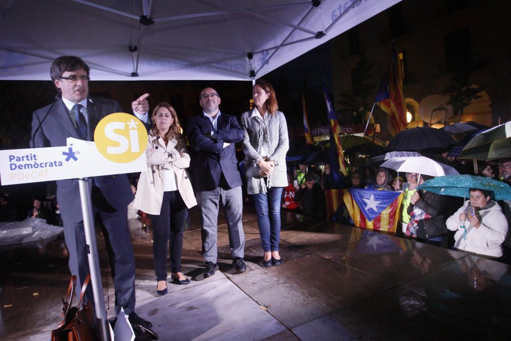 Puigdemont omple la plaça de la Independència de Girona