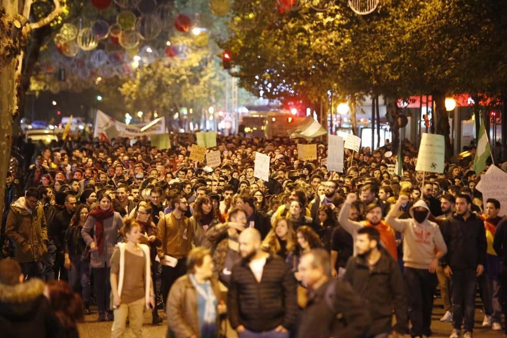 Miles de cordobeses protestan contra el fascismo