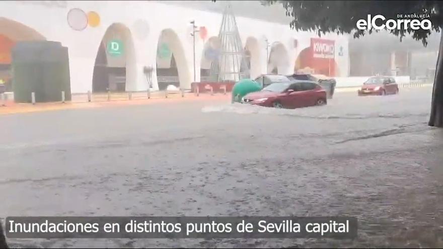Inundaciones en varios puntos de Sevilla
