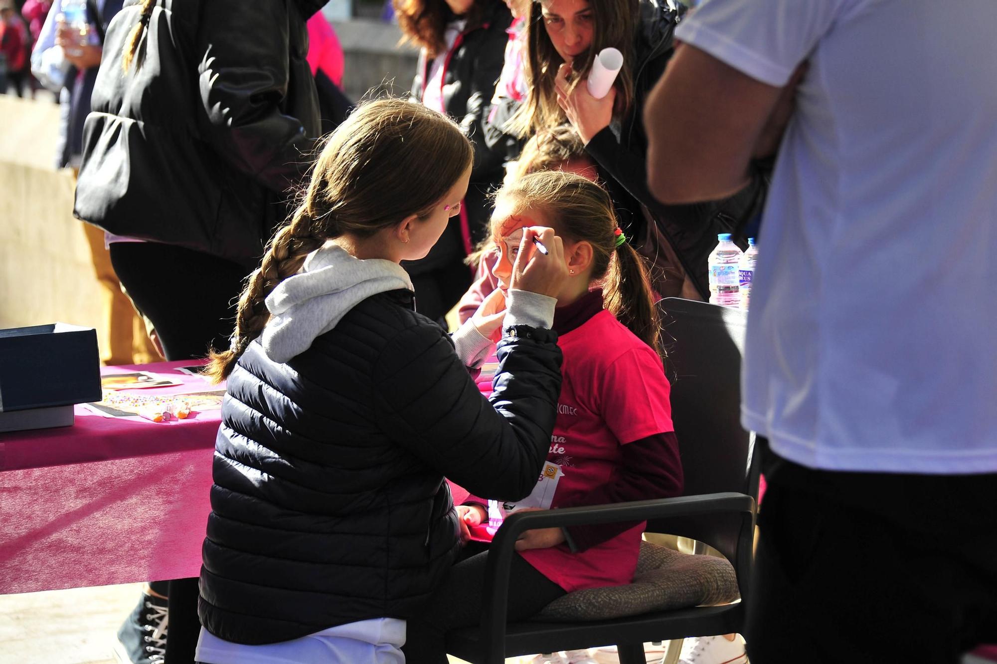 Una marea rosa imparable contra el cáncer de mama en Elche