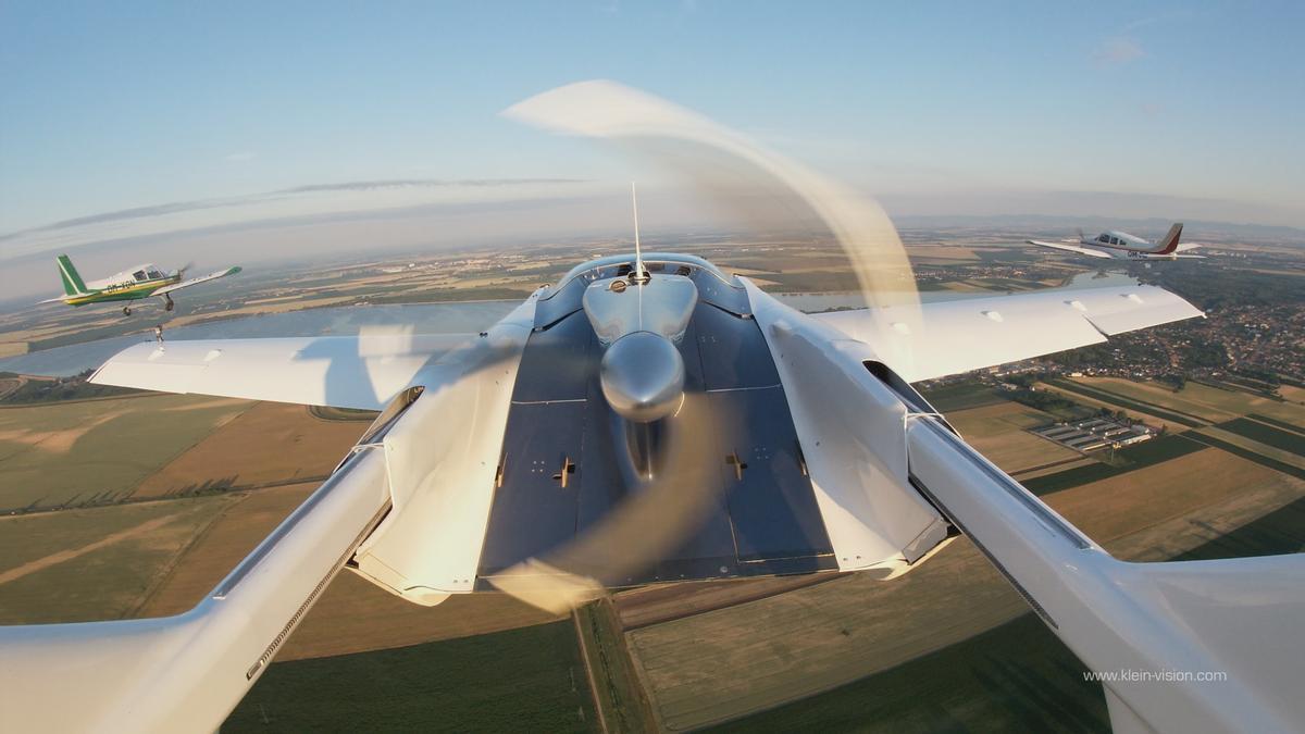 El coche tarda 3 minutos en convertirse en avión