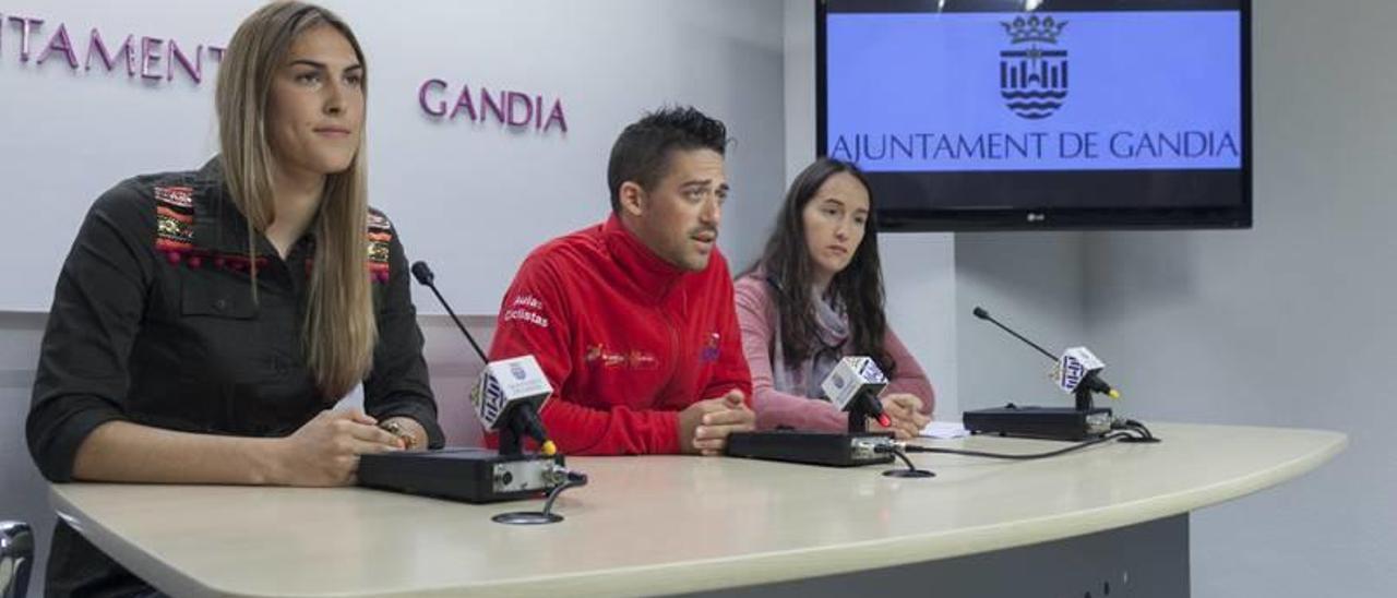 Gandia inculca a los escolares los valores del ciclismo