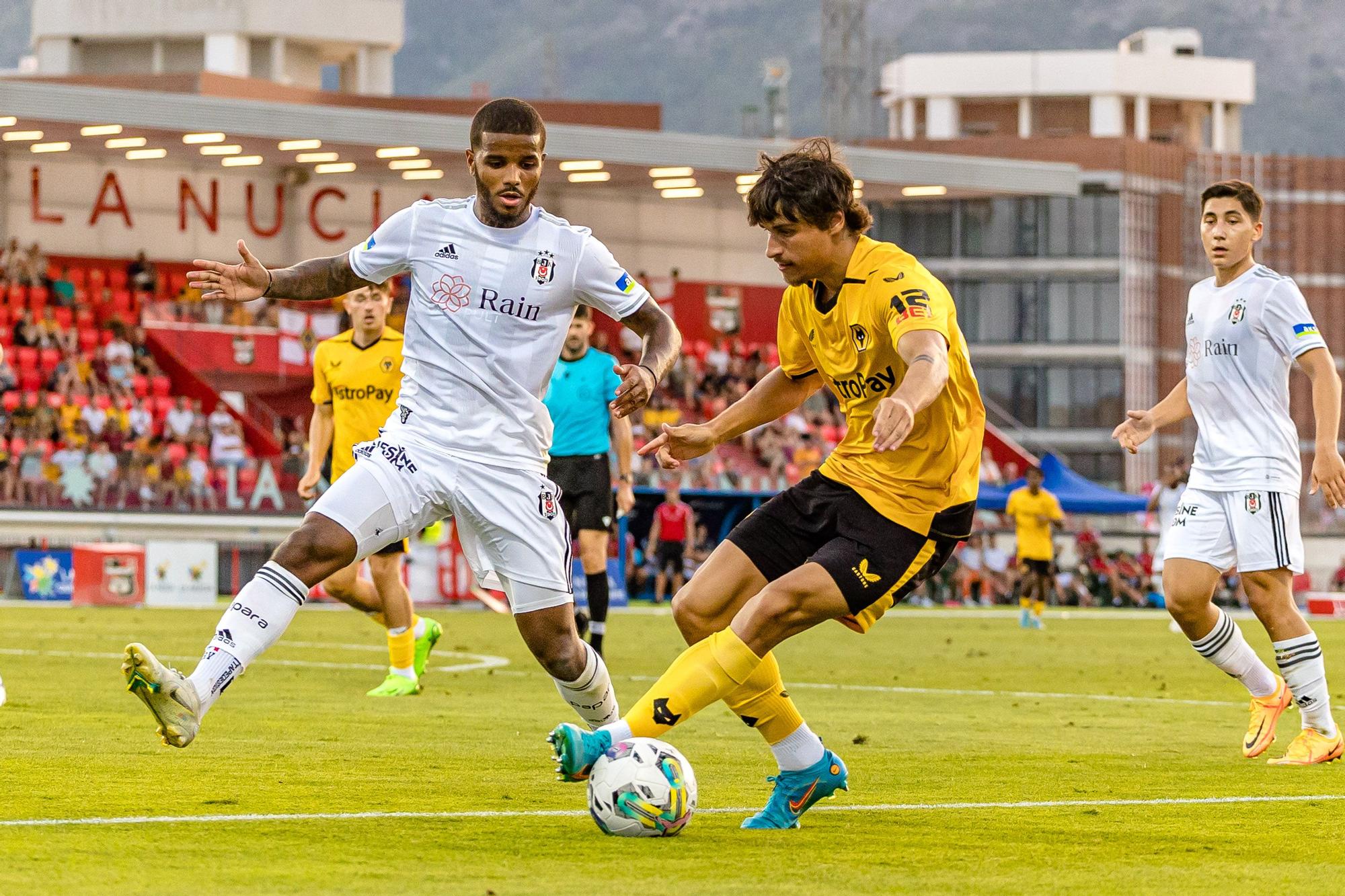 Fútbol Internacional en La Nucía. Los Wolves (Premiere League) vencen por 3-0 al Beşiktaş (super liga turca) y se proclaman campeones del torneo La Nucía Summer Cup