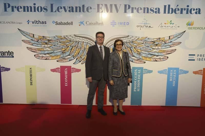 Alberto Villanueva, presidente de FECEVAL, y Vicenta Rodríguez, presidenta de Escuelas Católicas