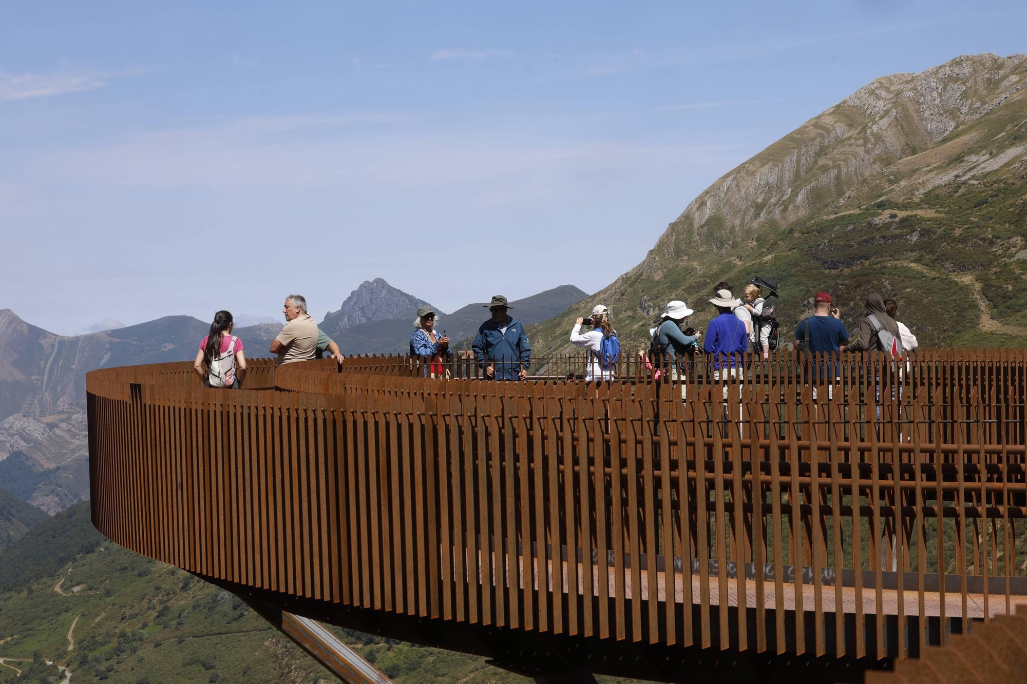 Así fue la visita del ministro Jordi Hereu al mirador de La Farrapona