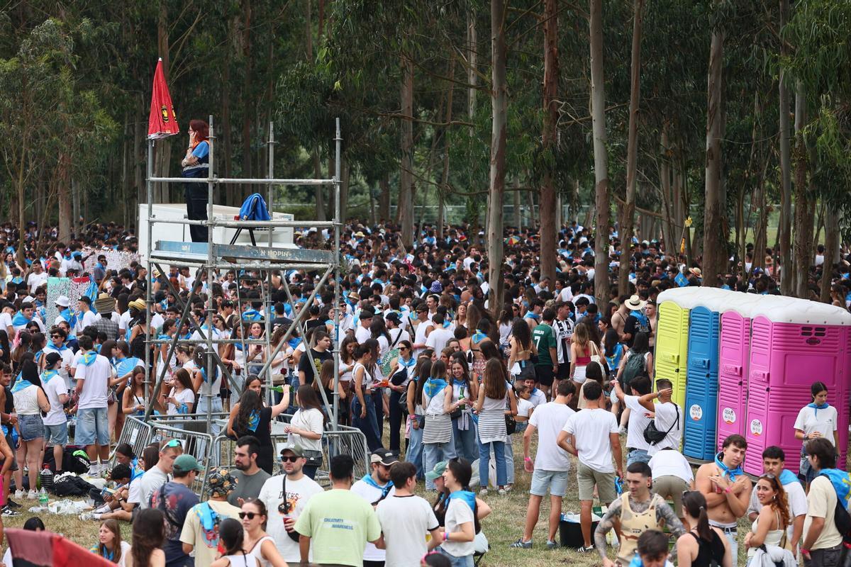 Miles de romeros toman el prao Salcéu en Pravia para celebrar el Xiringüelu Miles de romeros toman el prao Salcéu en Pravia para celebrar el Xiringüelu