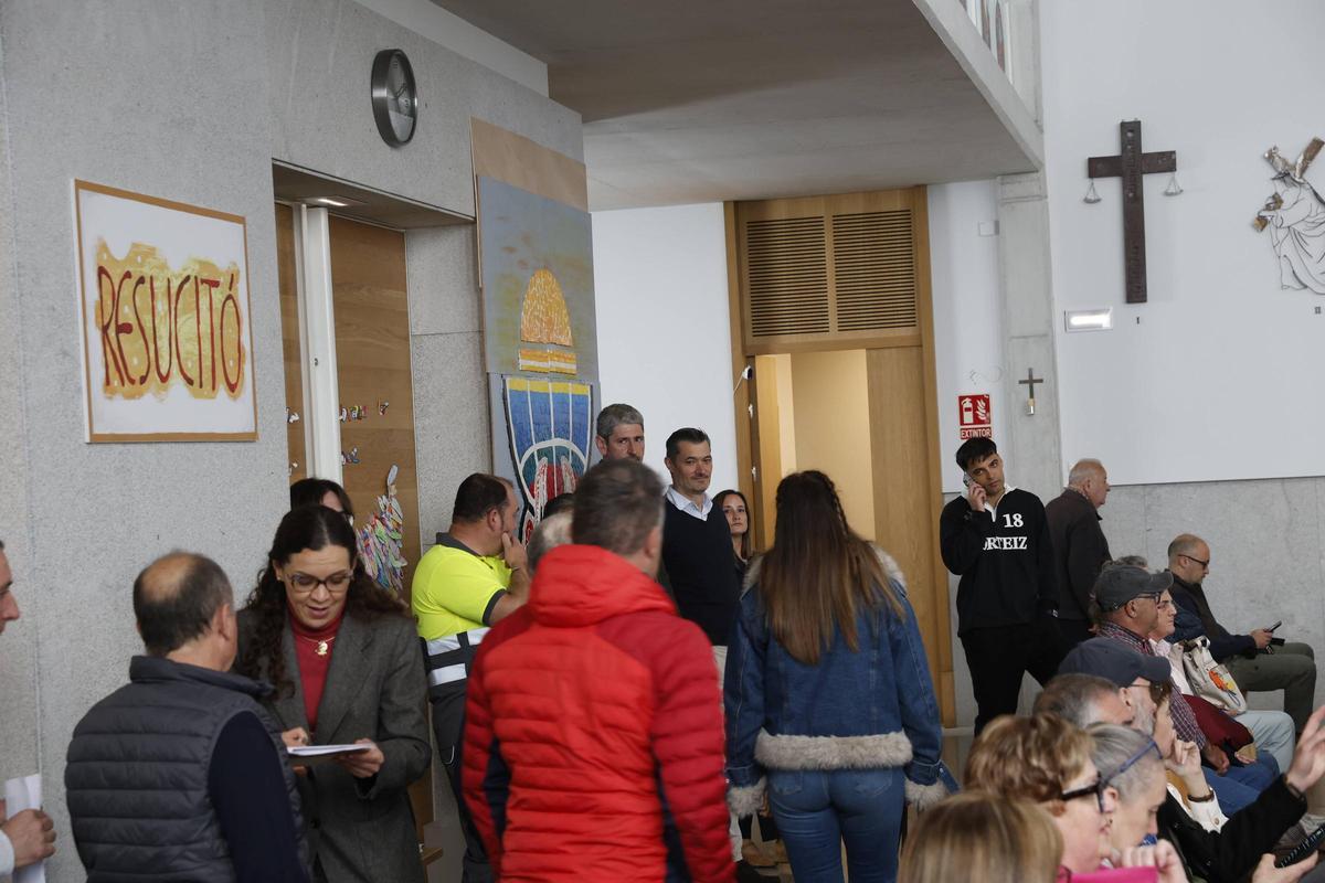 La asamblea vecinal por el conflicto del edificio La Estrella de Gijón, en imágenes La asamblea vecinal por el conflicto del edificio La Estrella de Gijón, en imágenes