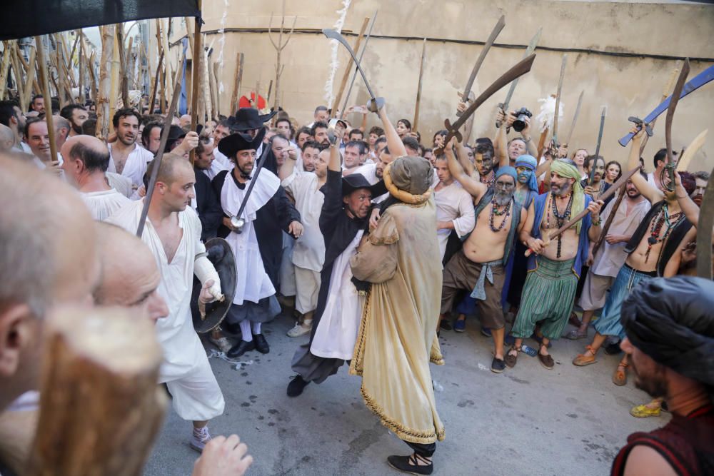 Pollença gana la batalla de la igualdad en los moros y cristianos