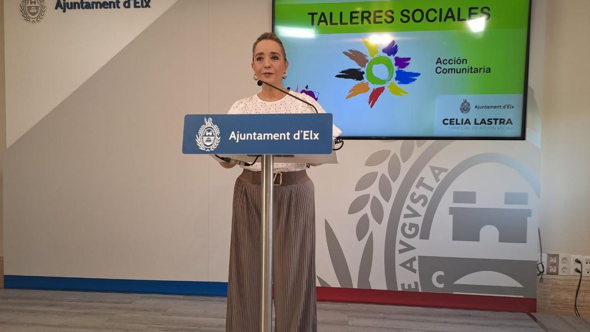 La edil de Acción Social, Celia Lastra, durante la presentación de los talleres sociales, este miércoles.