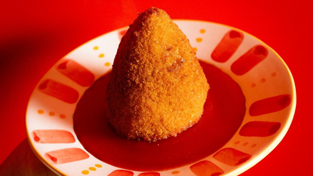 La 'arancina' gigantesca de Mìzzica.