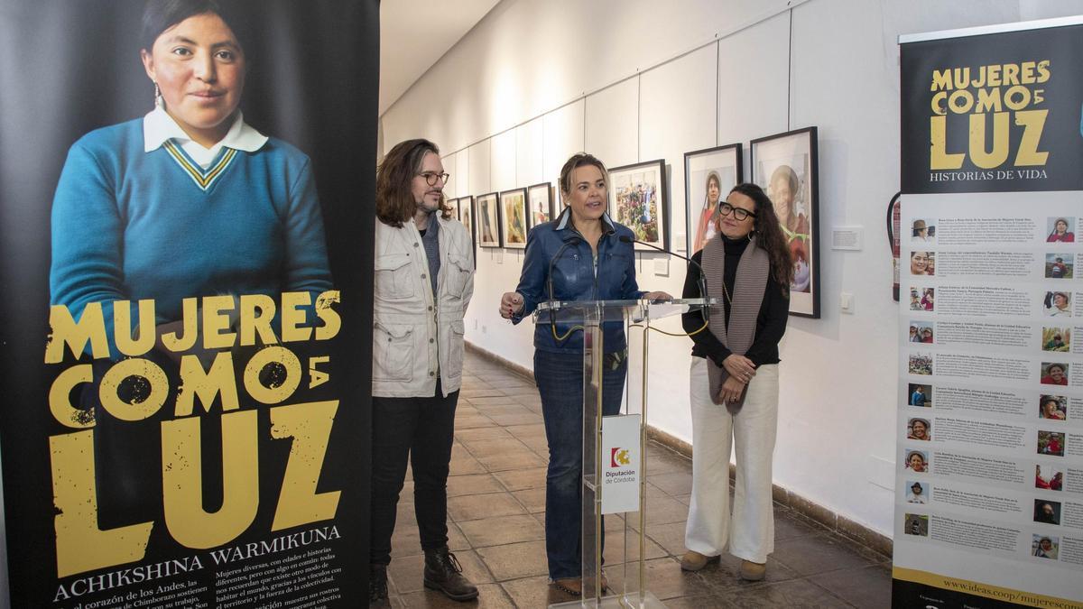 Inauguración de la exposición 'Mujeres como la luz', en la Diputación de Córdoba.