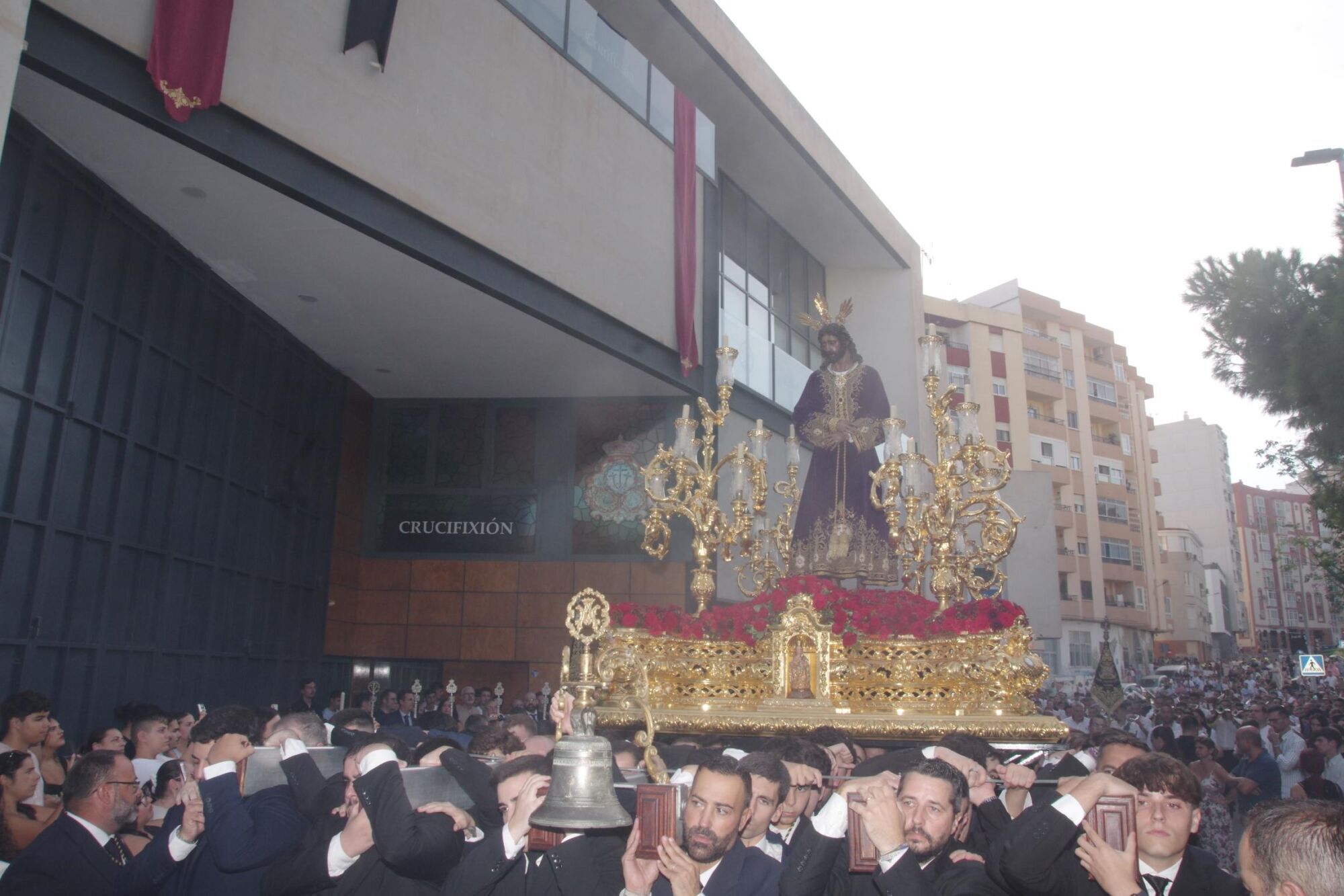 Salida extraordinaria del Señor de la Soledad por el 25 aniversario de su bendición