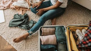 Cuatro trucos de Marie Kondo para meter todo en tu neceser sin ocupar mucho espacio en la maleta