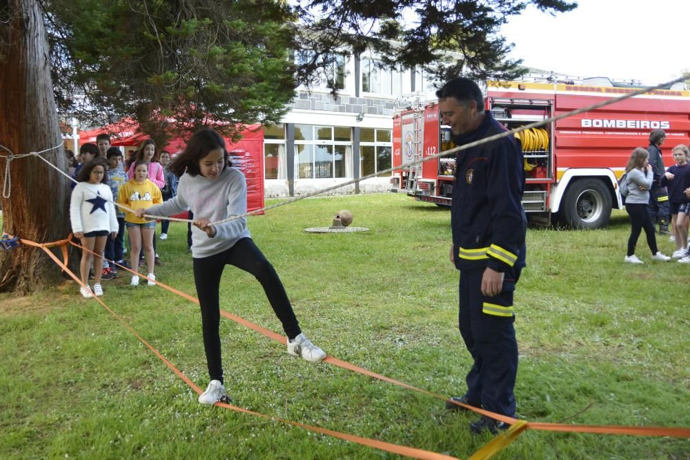 Exhibición solidaria de la Guardia Civil para recaudar fondos para Cruz Roja