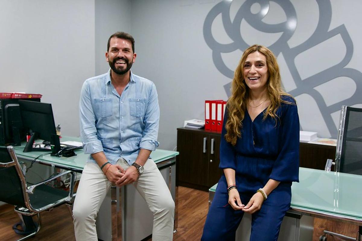 Álvaro Sánchez Cotrina junto a Ana Belén Fernández, alcaldesa de Villanueva de la Serena.
