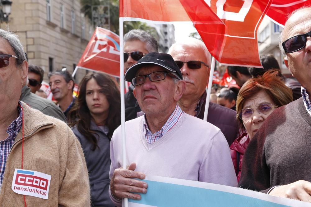 Día del Trabajador en Vigo | Miles de personas exigen la derogación de la reforma laboral