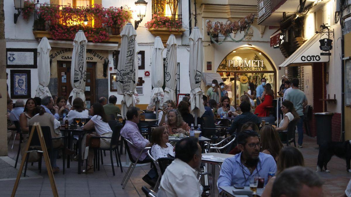 Veladores en San Miguel.