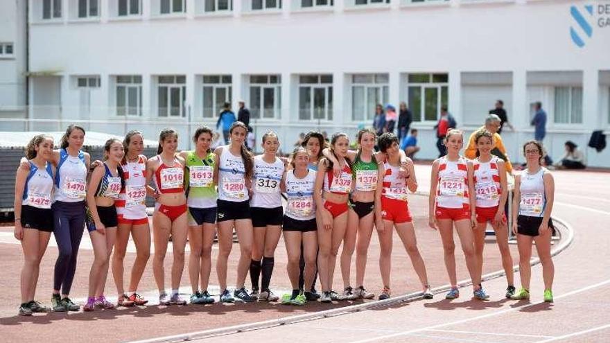 Final cadete femenina de 600 metros. // G. Santos