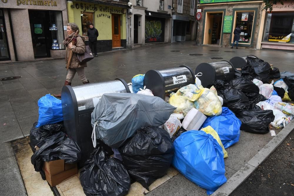 A Coruña: Basura sin recoger por tercer día