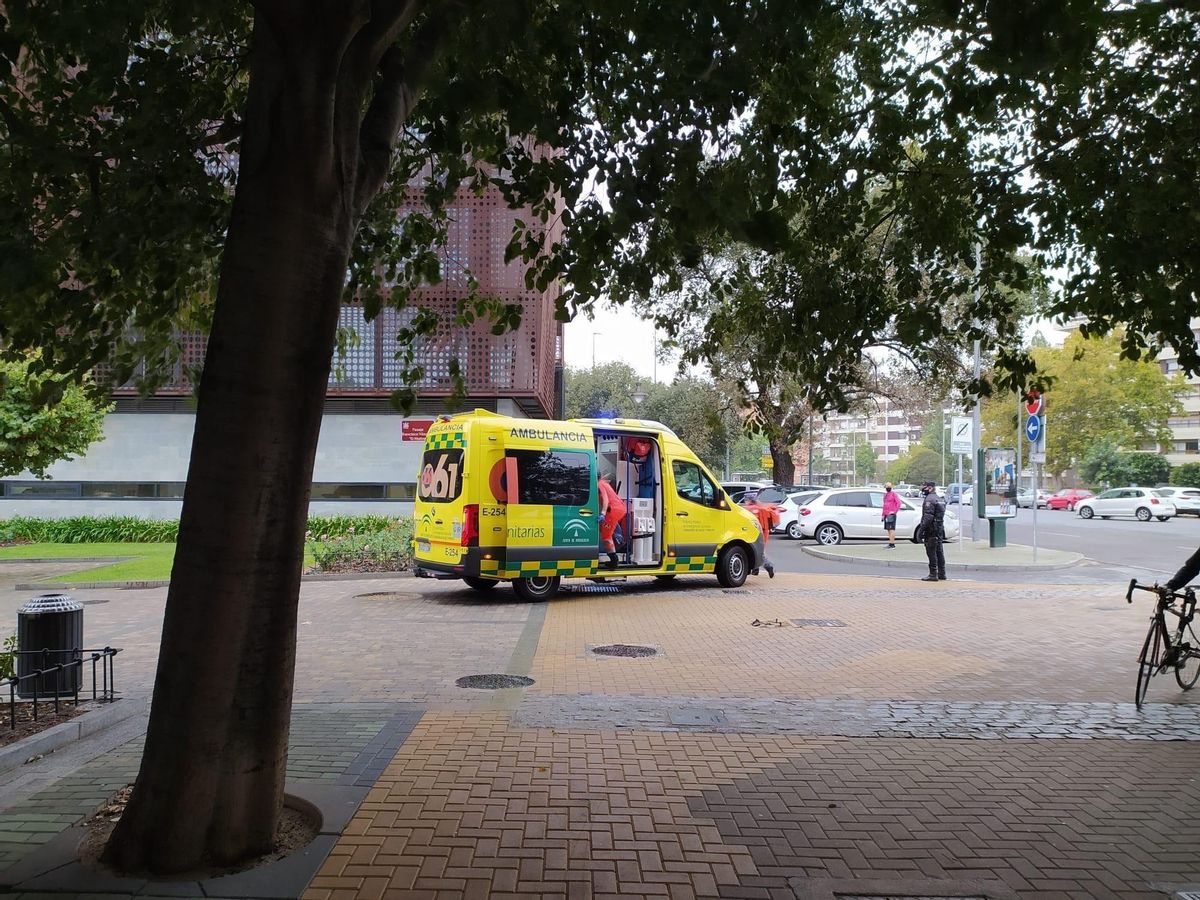 La Guàrdia Civil investiga el tiroteig a una ambulància a Cadis La Guàrdia Civil investiga el tiroteig a una ambulància a Cadis