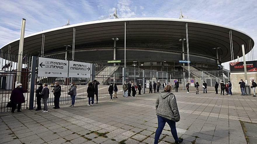 Megacentre de vacunació a París