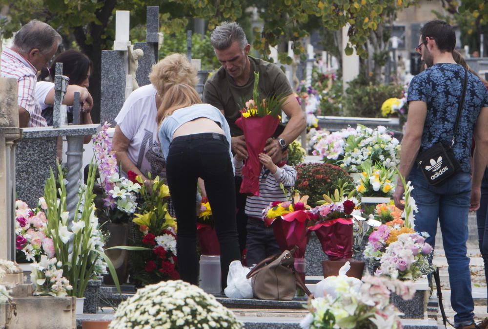 El cementerio de Alicante, a reventar