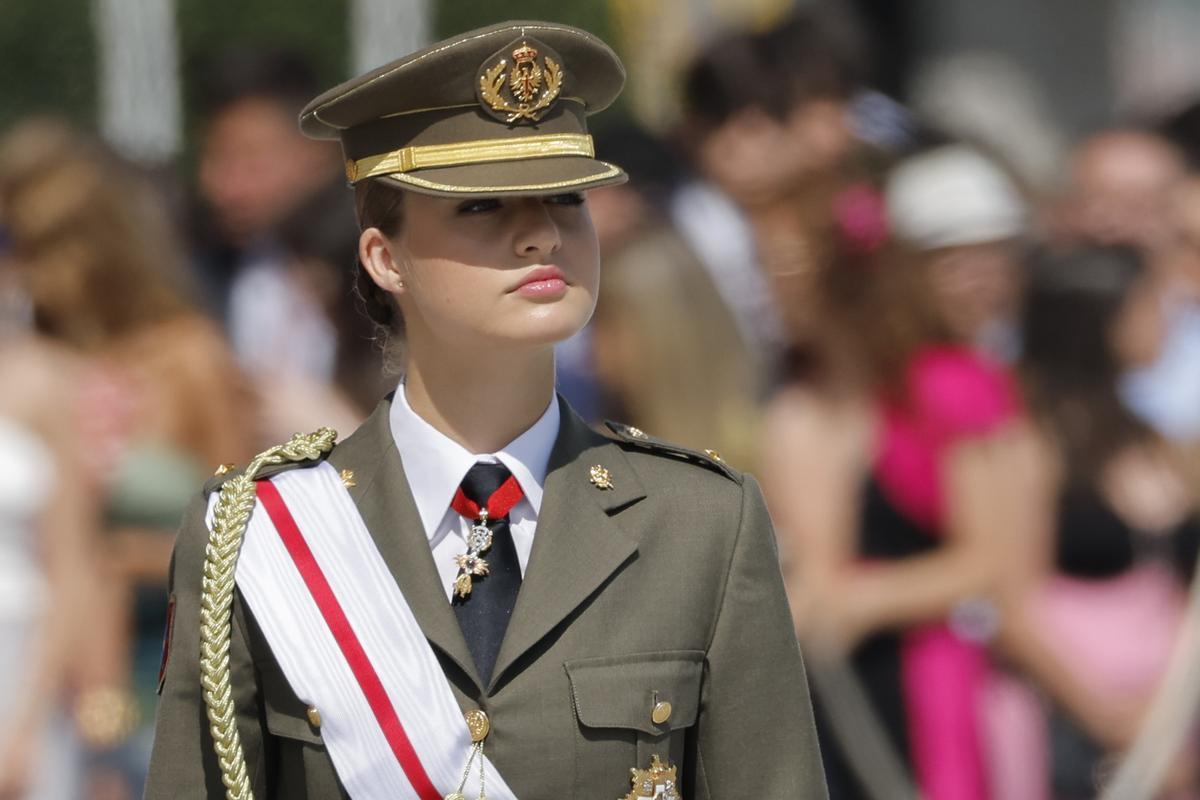 Los Reyes y la princesa Leonor presiden la entrega de los reales despachos en la Escuela Naval de Marín (Pontevedra)
