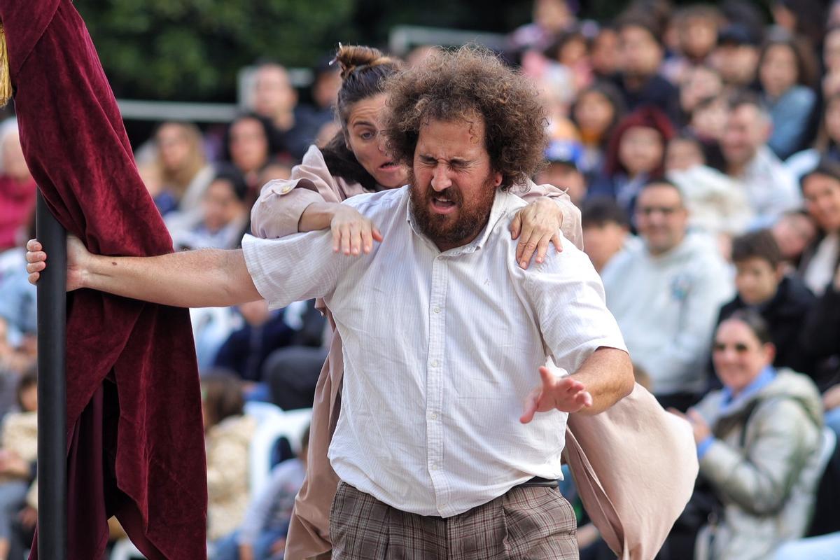 Magdalena Circus conquista a los más pequeños tras la lluvia