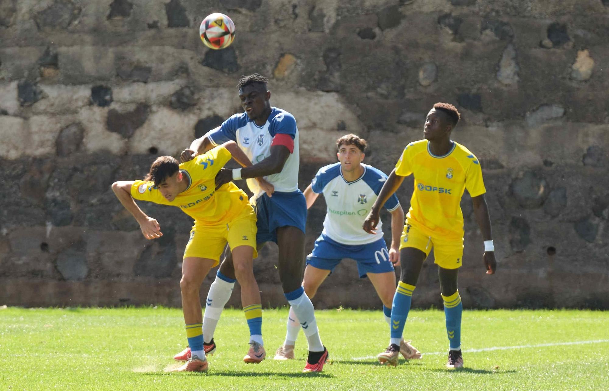 Derbi de Tercera RFEF entre CD Tenerife B y Las Palmas Atlético