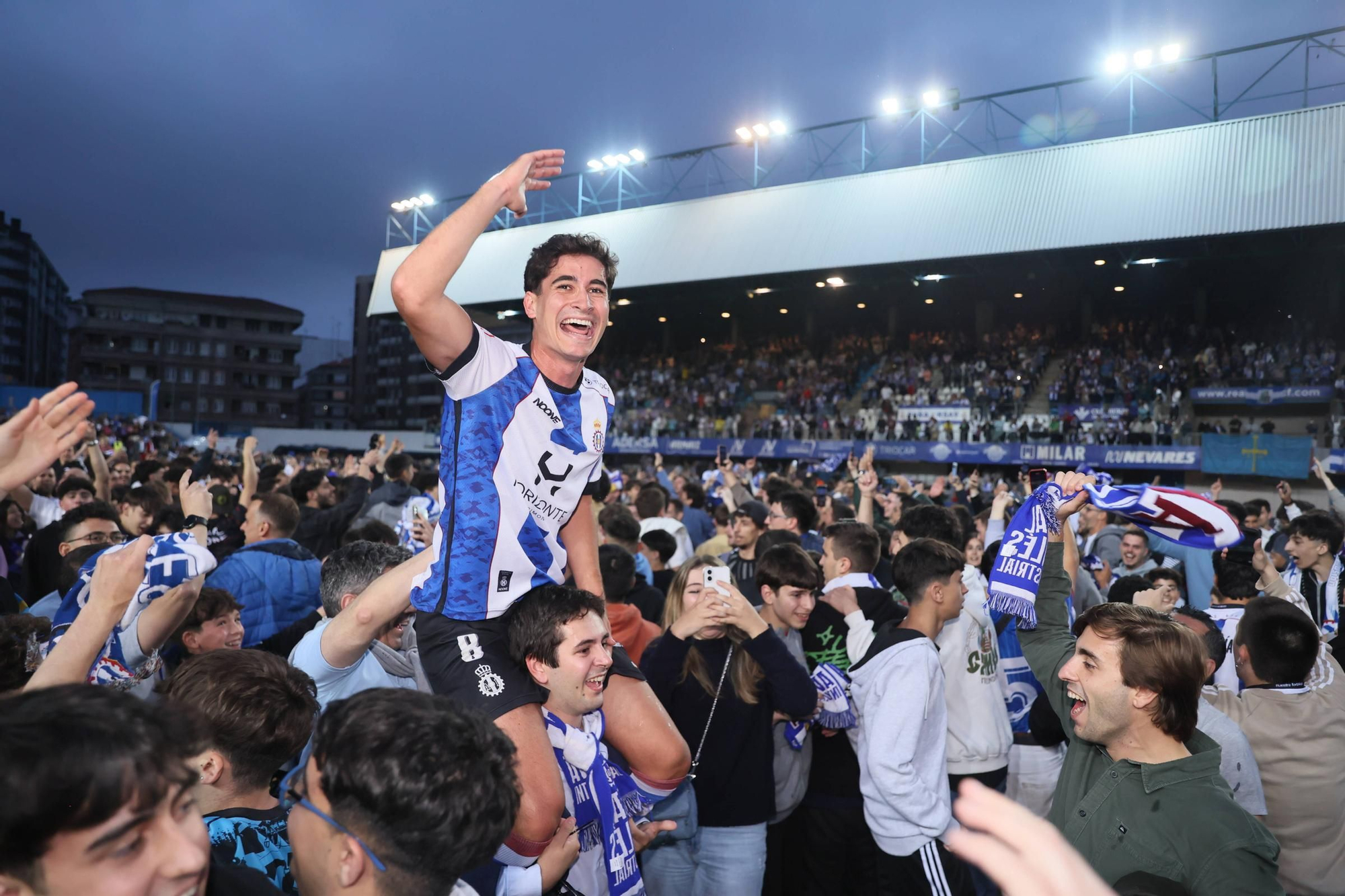 EN IMÁGENES: La final por el ascenso entre Avilés y Rayo Majadahonda vivida en el Suárez Puerta