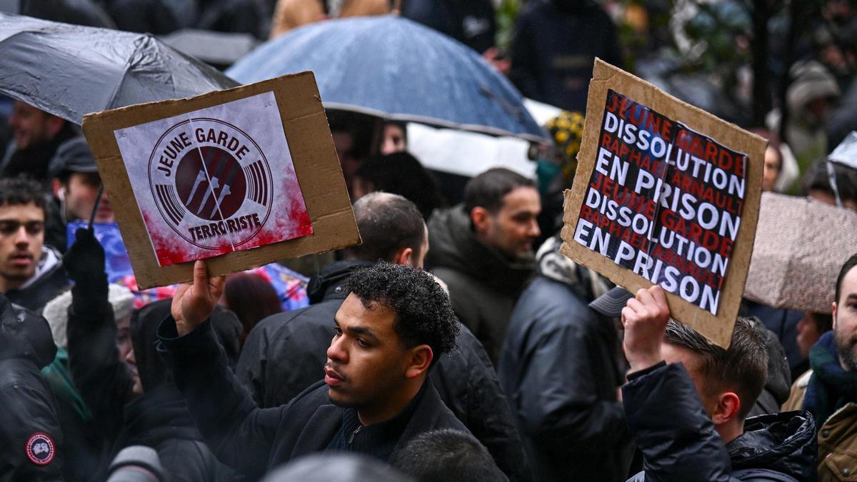 Asesinato de militante de extrema derecha en Francia aviva choques violentos entre grupos radicales