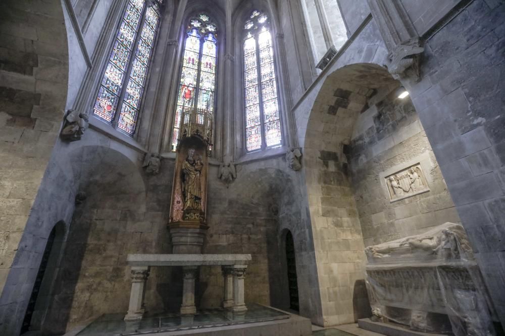 Vuelve la luz  a la Capilla de la Santísima Trinidad  de la Seu