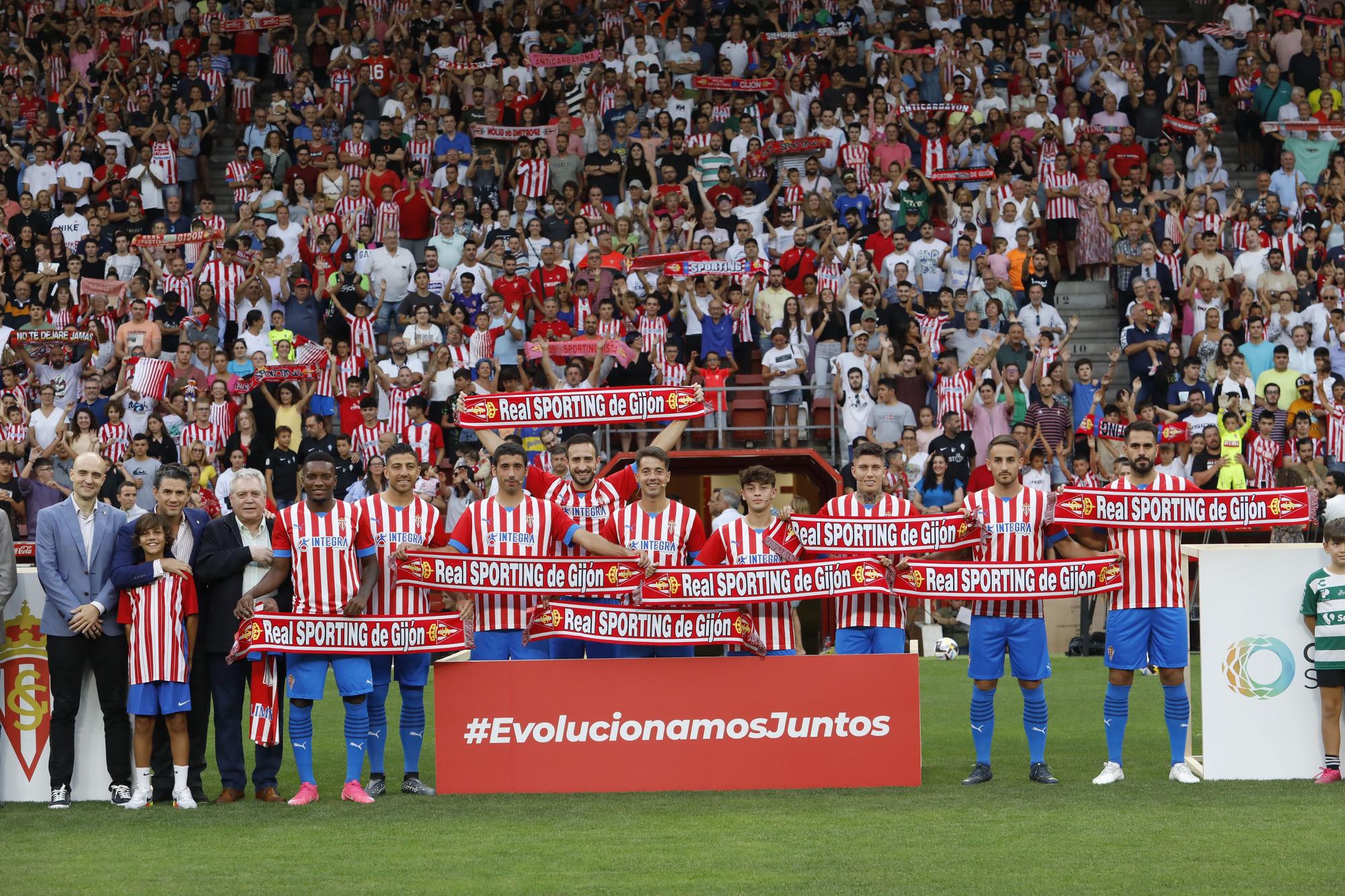 Masiva bienvenida al Grupo Orlegui en El Molinón