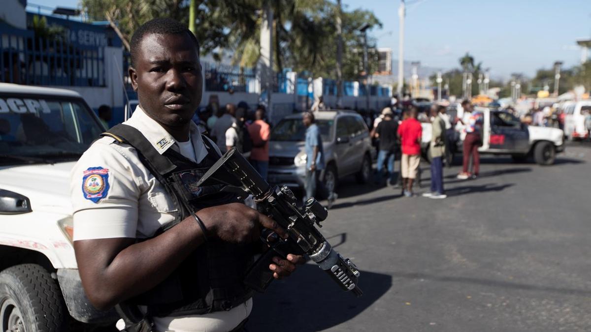 haití policía 20190220-636862841714625042