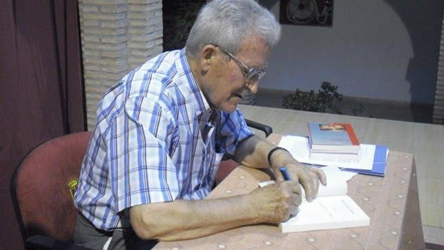 Fallece a los 86 años Matías Aparicio, escritor e incansable divulgador del habla enguerina