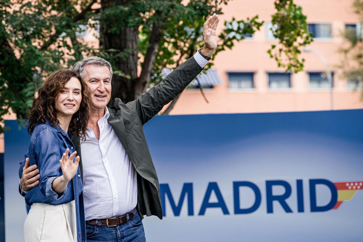 Feijóo acusa Sánchez d’«encoratjar» l’arribada de migrants i de preferir el rei del Marroc a Felip VI