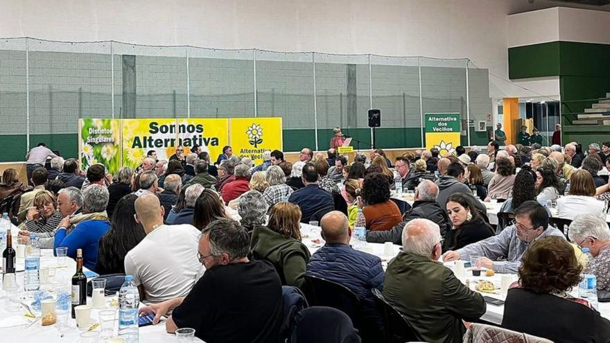 Cena fría de Alternativa dos Veciños en Santa María de Oleiros, con unos 300 asistentes