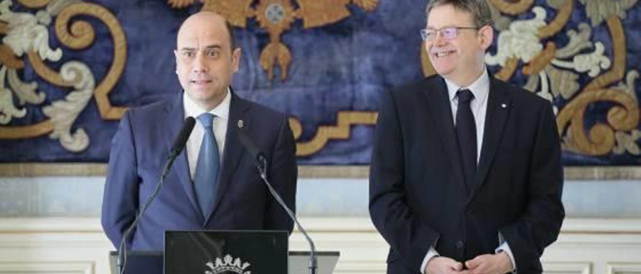 El alcalde de Alicante con el presidente de la Generalitat, durante un acto en el consistorio.