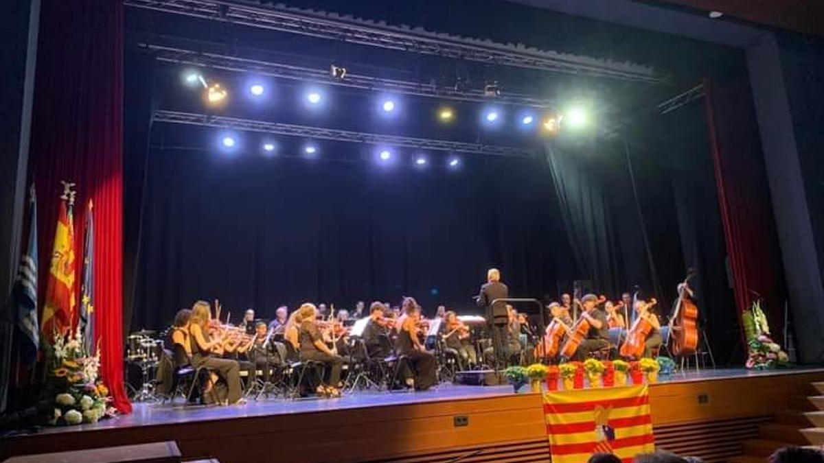 La orquesta de la SIUM de Tavernes, en el concurso del 9 d'Octubre