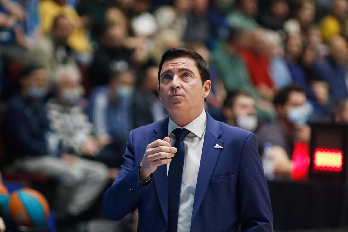Xavi Pascual puede ser la alternativa a Pablo Laso y Chus Mateo para dirigir la selección española