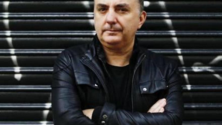 Manuel Vilas es finalista por su novela Ordesa.