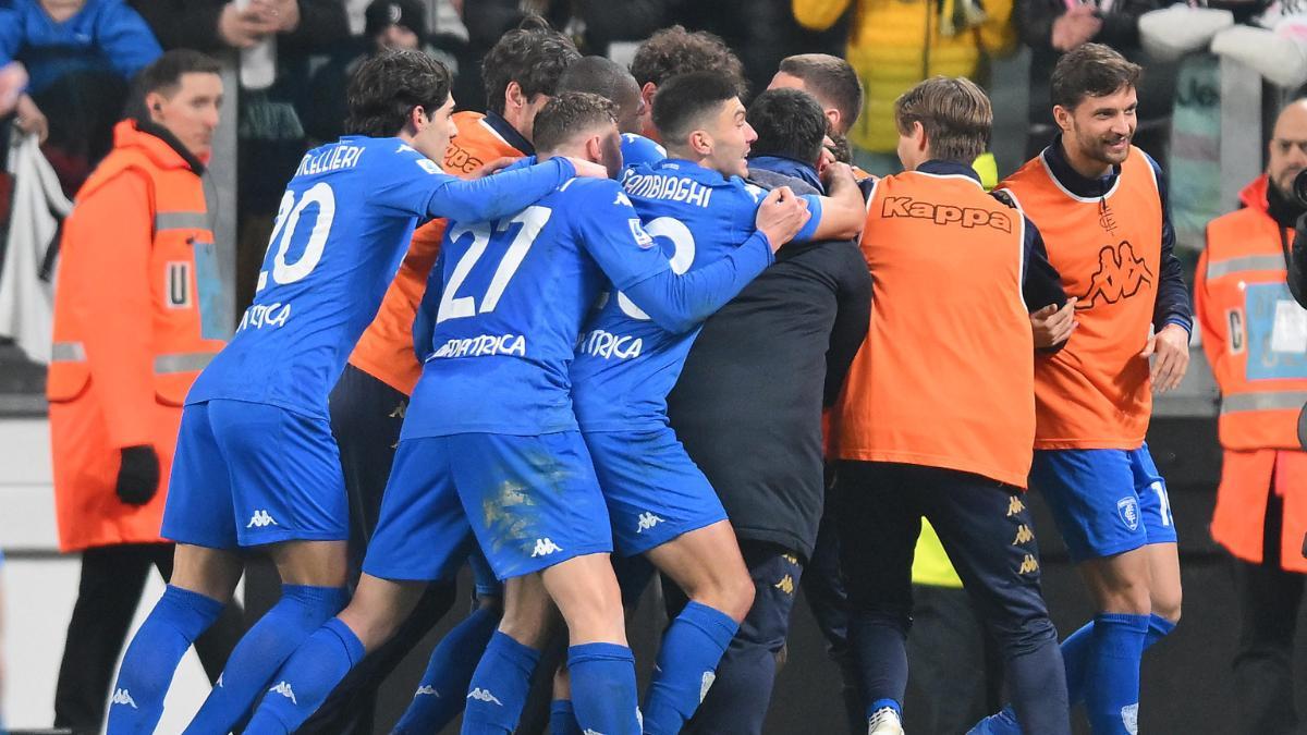 Los jugadores del Empoli celebran el gol del empate ante la Juventus (1-1)