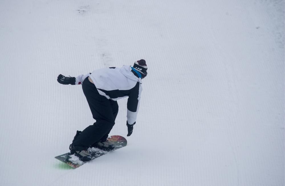 Se hace la nieve en Ourense. // Brais Lorenzo