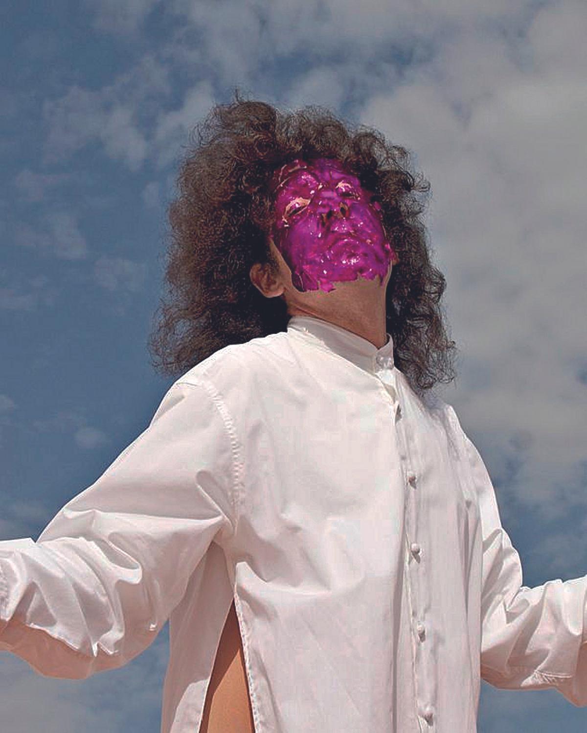 Isabel do Diego, alter ego del artista Juan Diego Calzada presentará su trabajo el 18 de octubre.