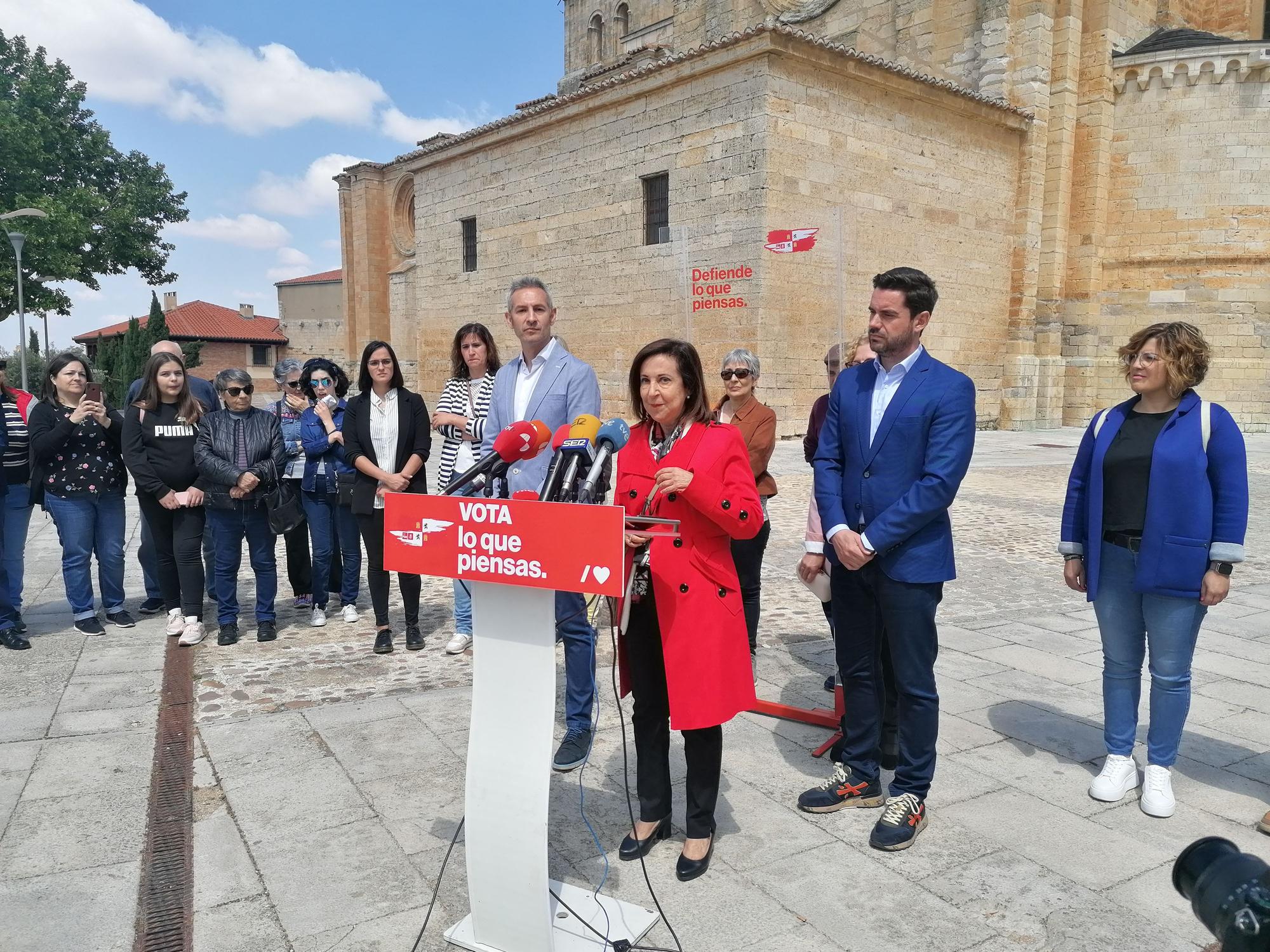 La visita de la ministra Margarita Robles a Toro, en imágenes