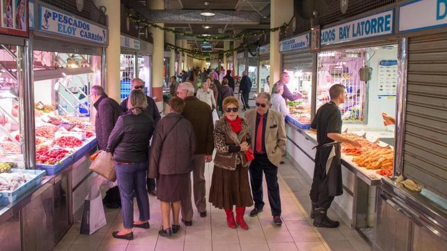 El Ayuntamiento sube un 33% las tasas de los puestos de los mercados municipales