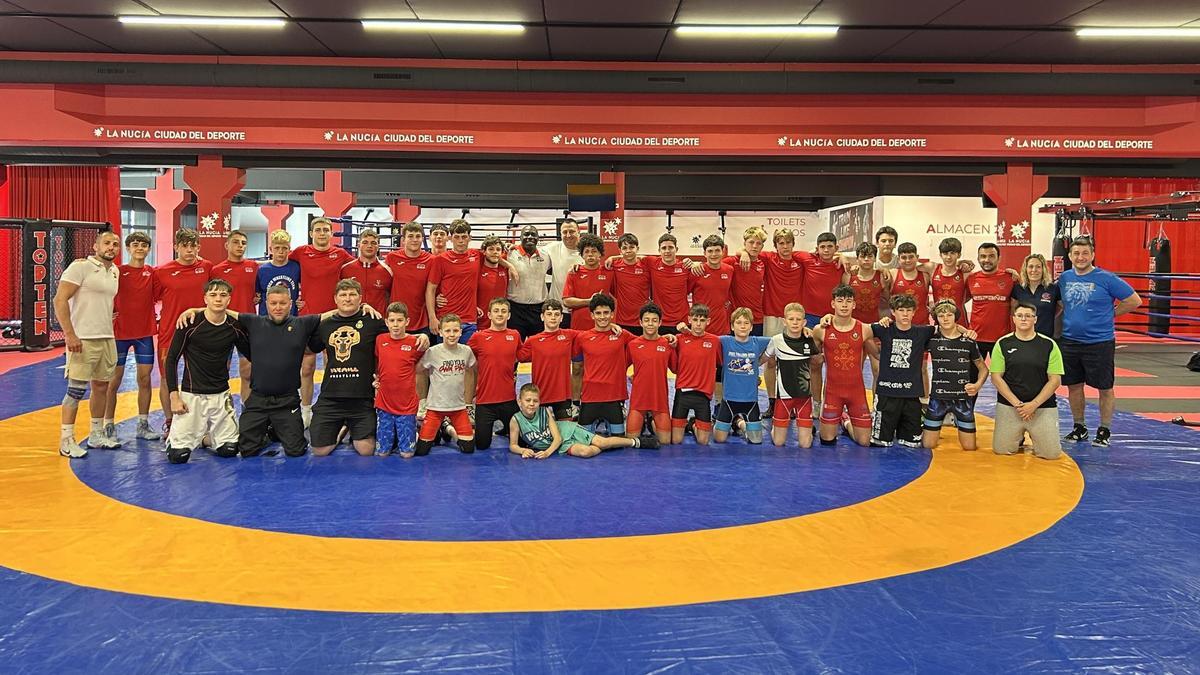 La selección Española de Luchas Olímpicas ha realizado una concentración de cuatro días en “La Nucía, Ciudad del Deporte”